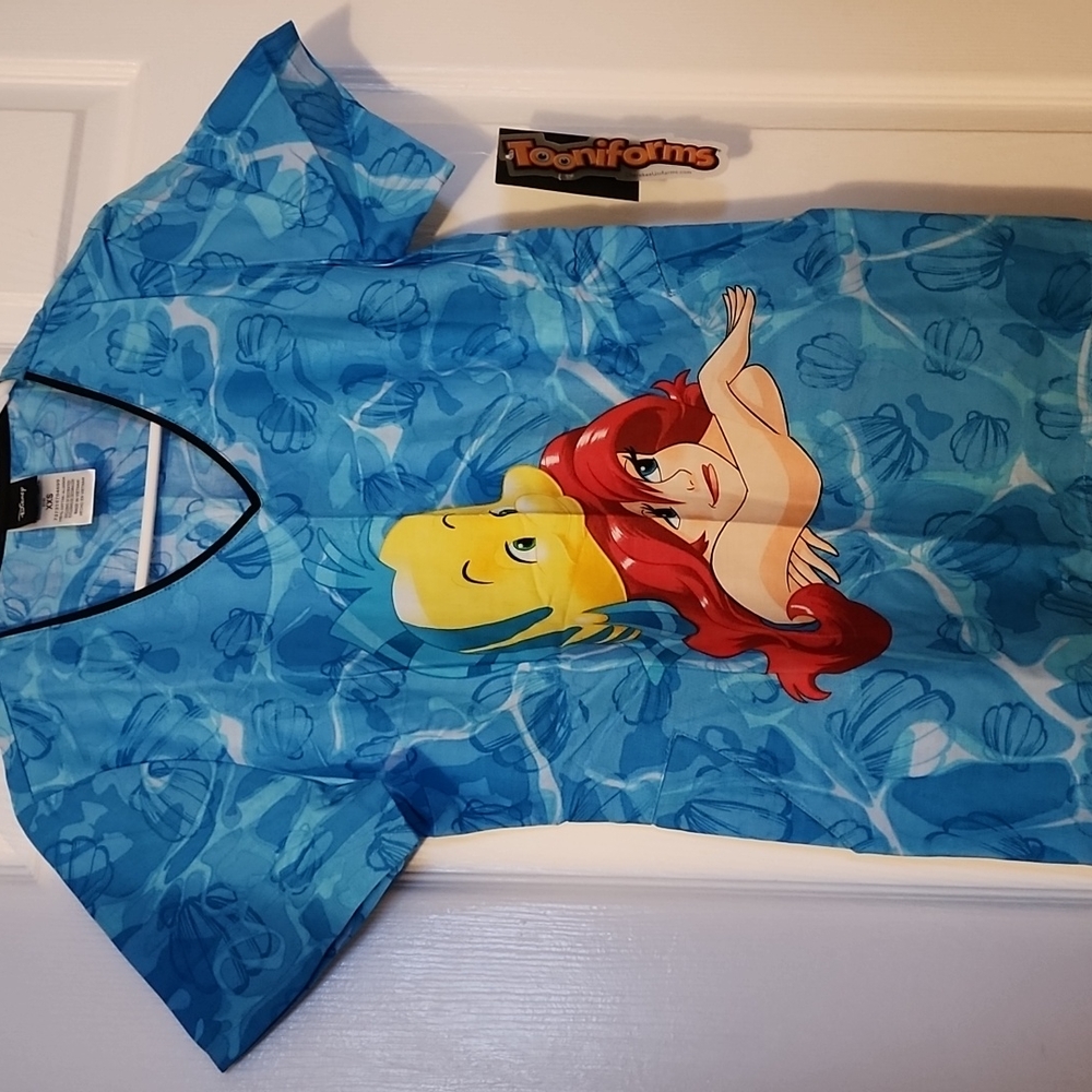 Scrub top